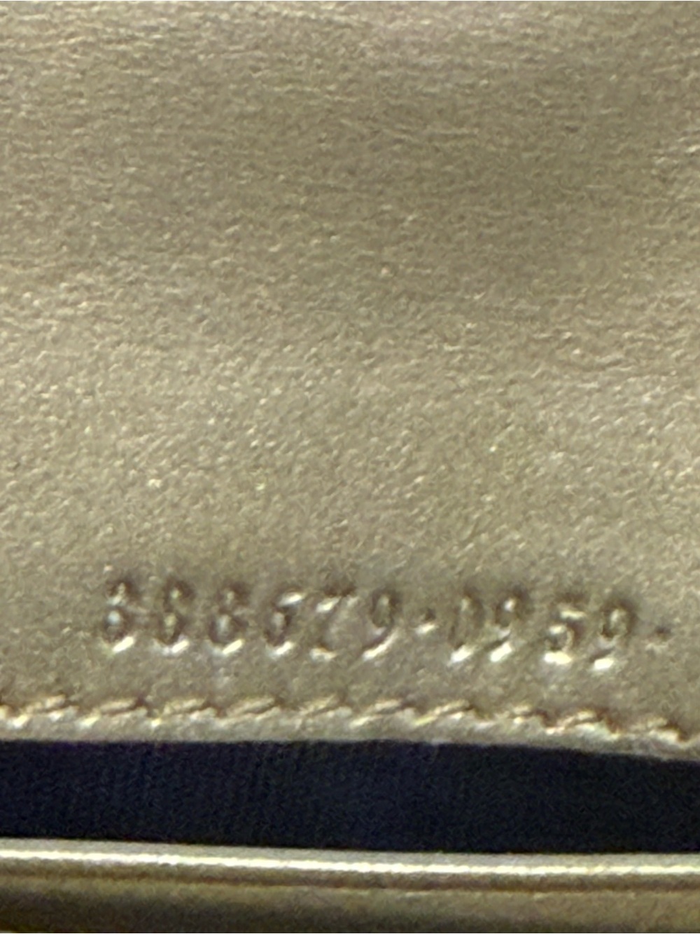 Authentic Gucci Guccissima GG Bow Continental Wallet /Unbranded Chain Gold/Cream - Picture 16 of 16